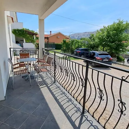 Cozy Apartments Baska Exterior photo