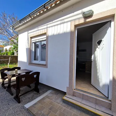 Cozy Apartments Baska Exterior photo